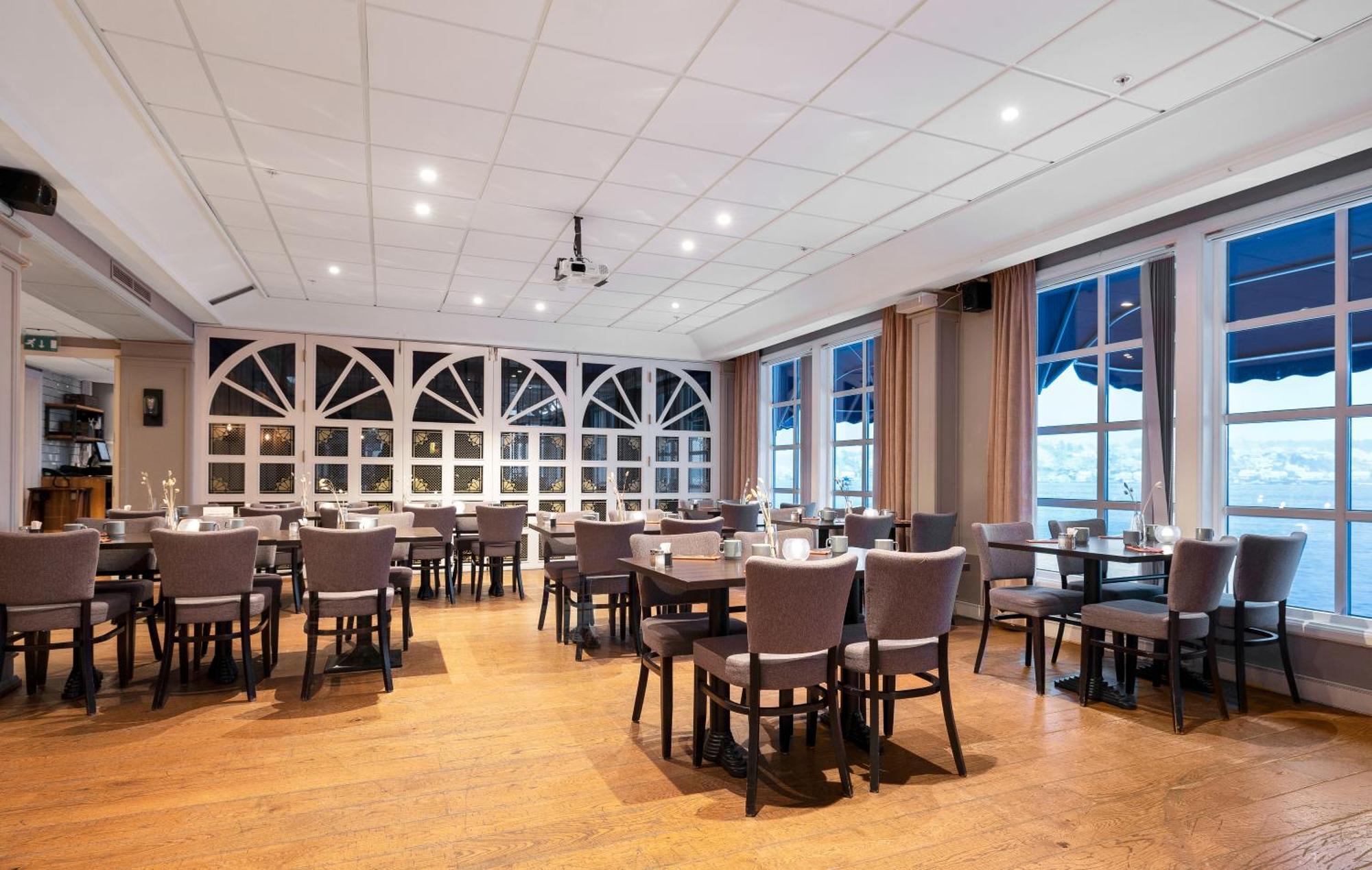 Clarion Hotel Tyholmen Arendal Exterior photo