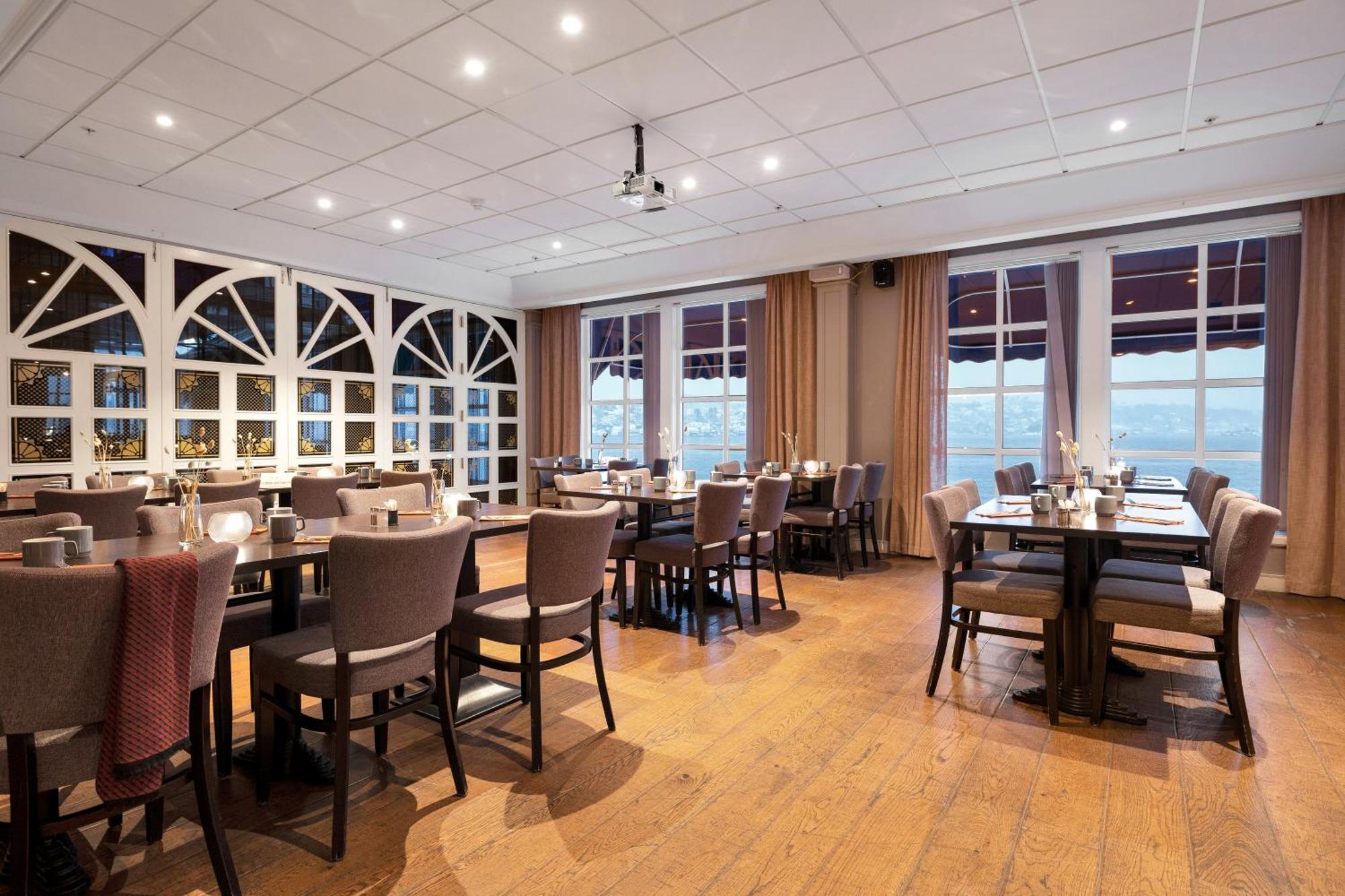 Clarion Hotel Tyholmen Arendal Exterior photo